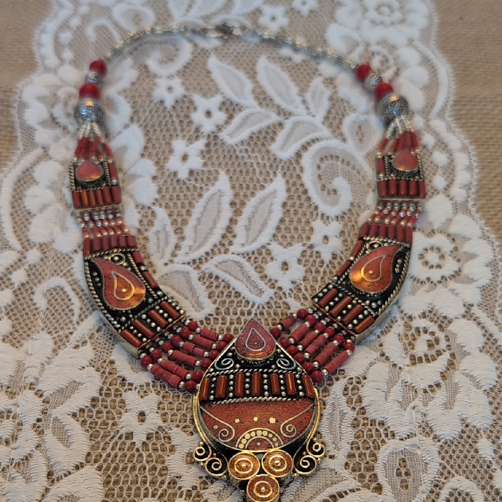 NWOT TIBETAN SILVER ARTISAN HANDCRAFTED BEADED Necklace